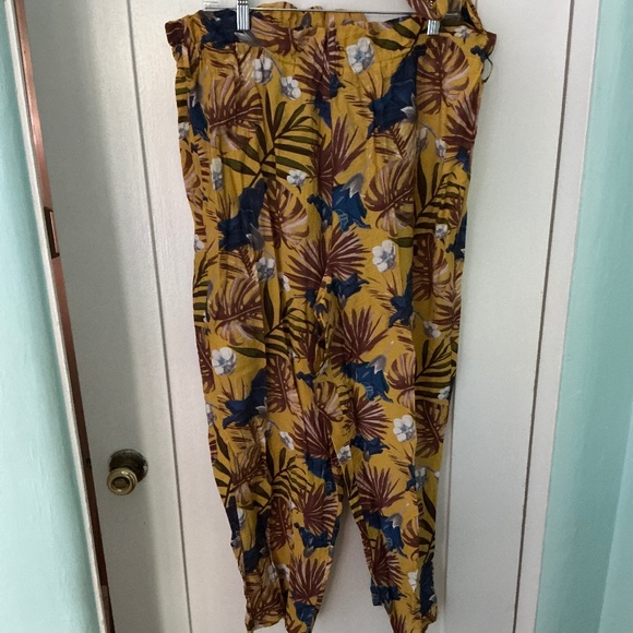 SHEIN Pants - Tropical Paperbag Waist Pants – Mustard Floral Palm Print, Size 2X